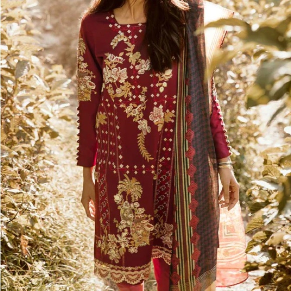Embroidered suit with organza dupatta